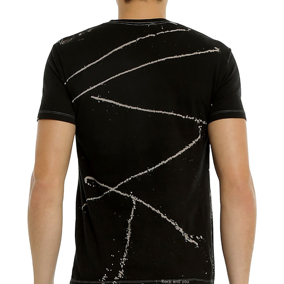 Iron Maiden Hooks in You Bleach metal rock Official T-Shirt L NWT - Picture 2 of 4